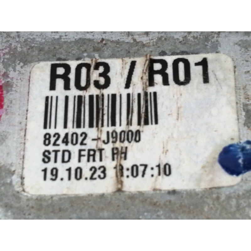 Recambio de elevalunas delantero derecho para hyundai kona sle 2wd referencia OEM IAM 82402J9000  