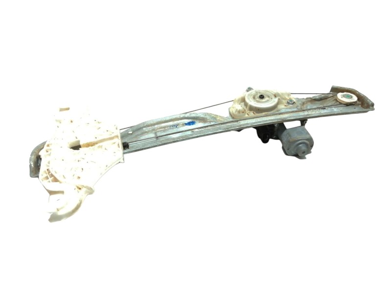 Recambio de elevalunas trasero derecho para hyundai kona sle 2wd referencia OEM IAM 82450J9000  