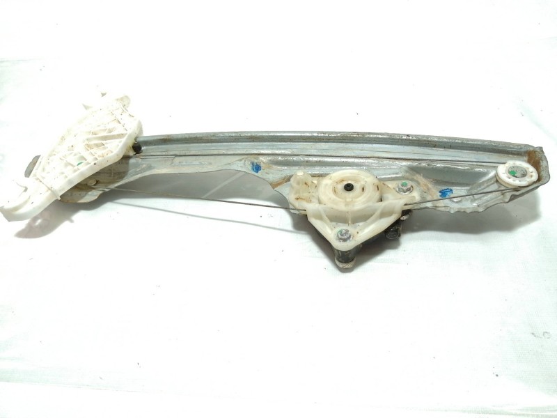 Recambio de elevalunas trasero izquierdo para hyundai kona sle 2wd referencia OEM IAM 82460J9000  