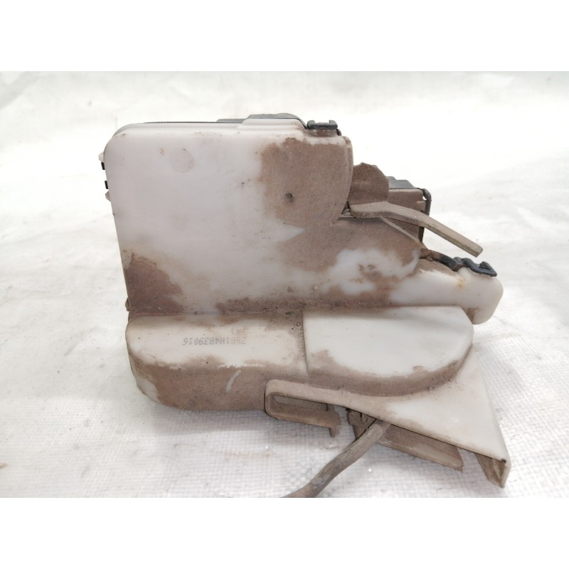 Recambio de cerradura puerta trasera izquierda para volkswagen vento (1h2) 1.9 diesel referencia OEM IAM Z8B1H4839016  