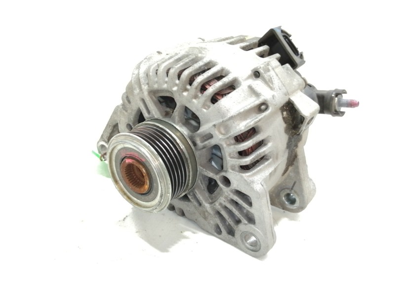 Recambio de alternador para hyundai i20 style referencia OEM IAM 373002A400  