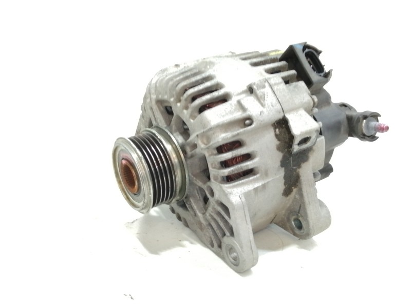 Recambio de alternador para hyundai i20 style referencia OEM IAM 373002A400  