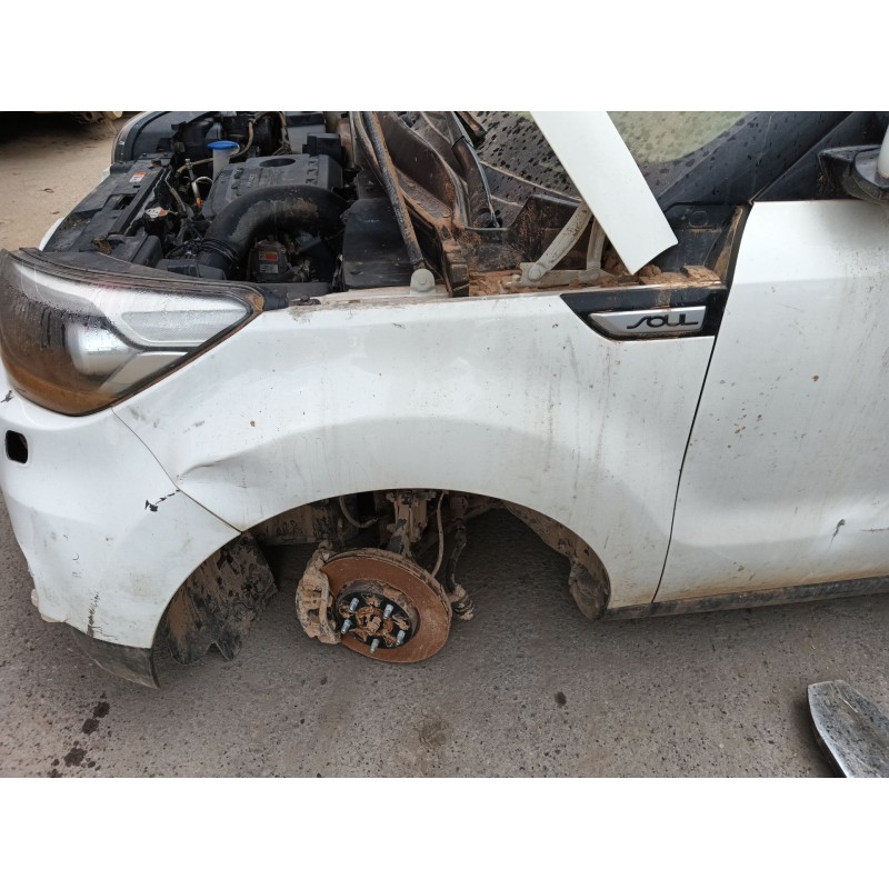 Recambio de aleta delantera izquierda para kia soul ii (ps) 1.6 crdi 136 referencia OEM IAM   