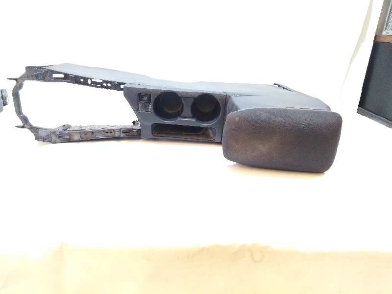 Recambio de apoyabrazos central para toyota auris active referencia OEM IAM   