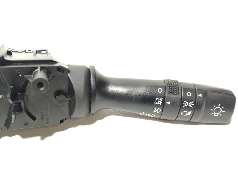 Recambio de mando intermitentes para hyundai i20 style referencia OEM IAM 202008910  