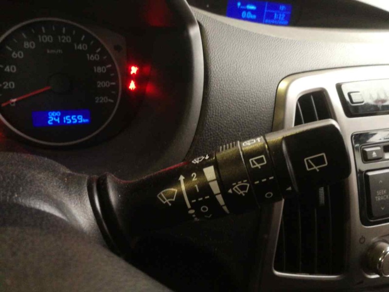 Recambio de mando limpia para hyundai i20 style referencia OEM IAM 202008910  