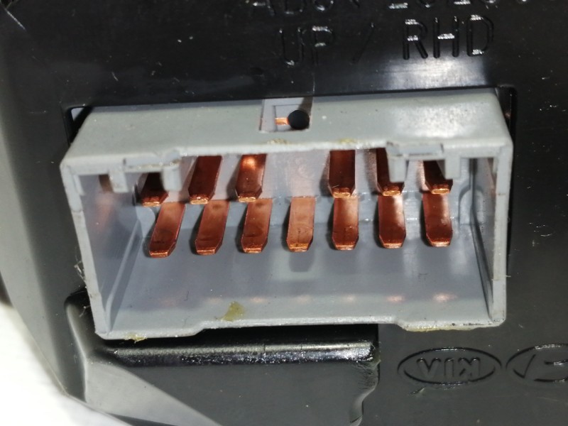 Recambio de mando limpia para hyundai i20 style referencia OEM IAM 202008910  