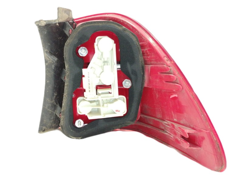 Recambio de piloto trasero izquierdo para bmw serie 3 touring (e91) 318i referencia OEM IAM 7160061  