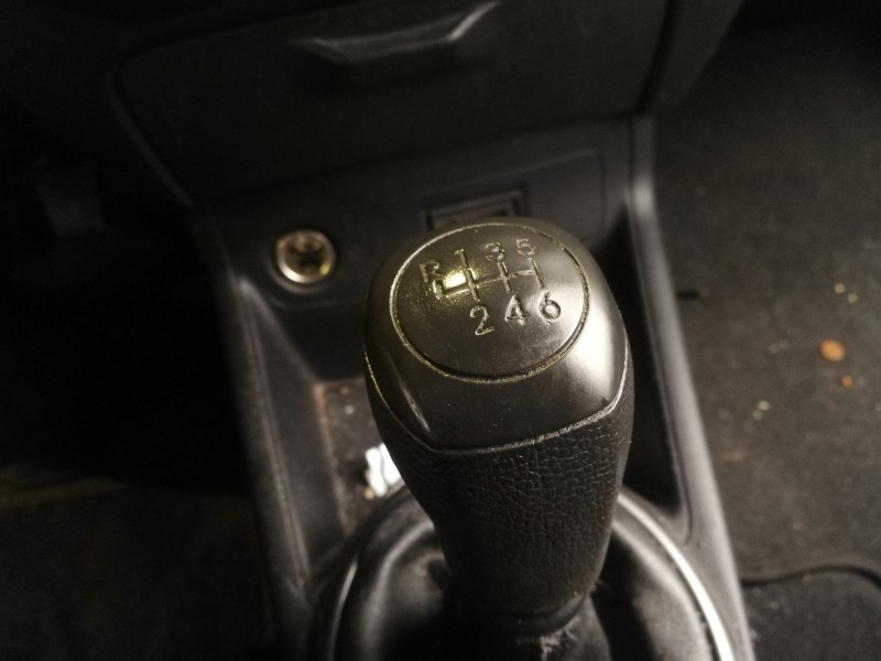 Recambio de palanca cambio para hyundai i20 style referencia OEM IAM 437001J000  