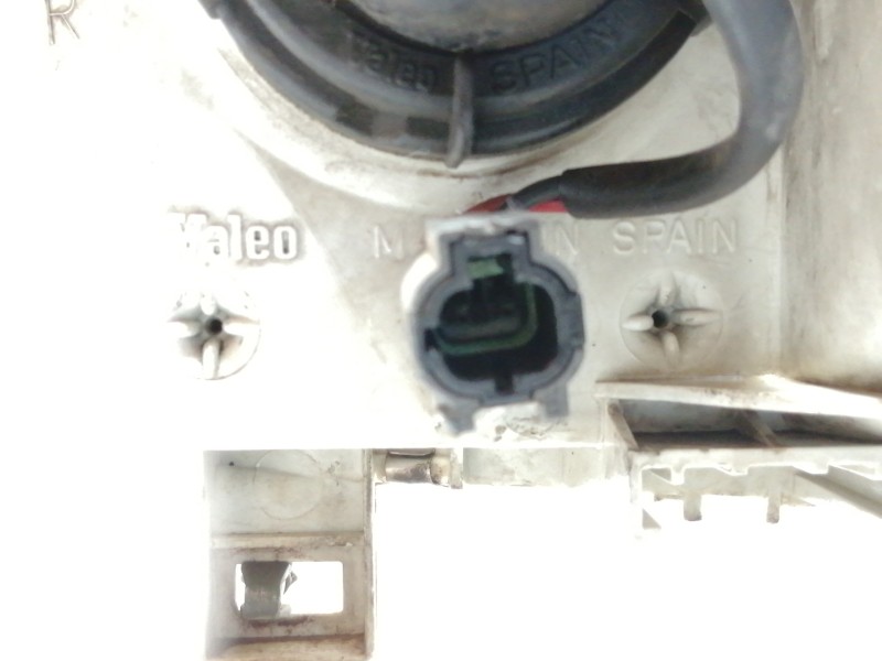 Recambio de faro derecho para nissan serena (c23m) 2.3 lx diesel referencia OEM IAM   