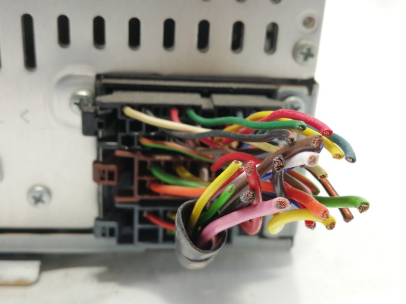 Recambio de sistema audio / radio cd para hyundai i20 style referencia OEM IAM 961211J252 EEBC606197D 8091288