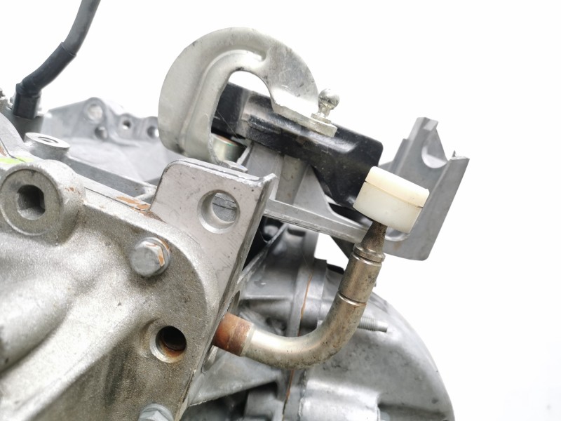 Recambio de caja cambios para citroën c4 lim. feel referencia OEM IAM 20ET20 8816518B 5 VELOCIDADES