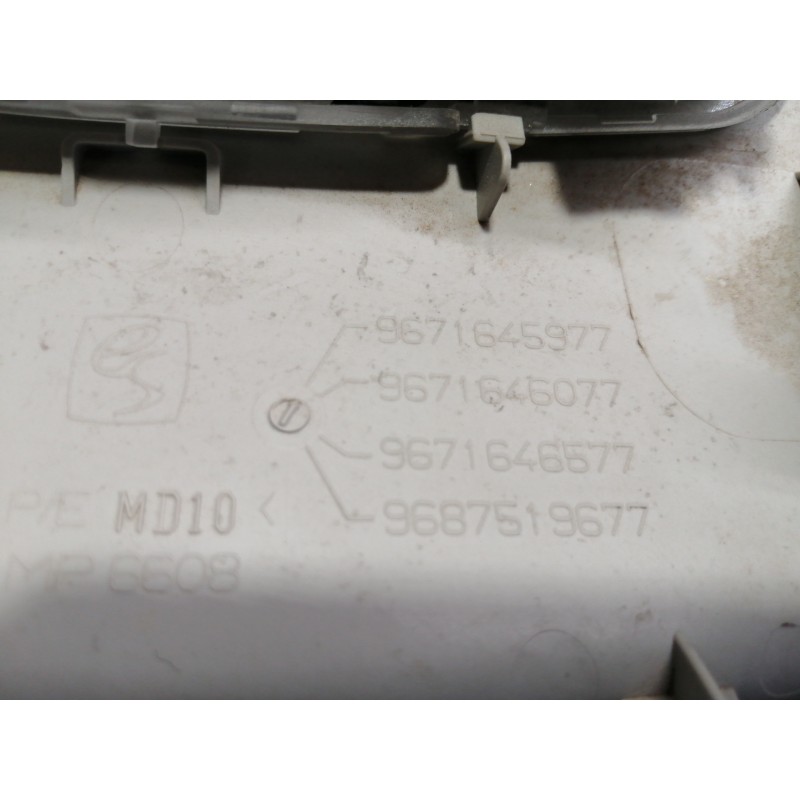 Recambio de luz interior para citroën c4 lim. feel referencia OEM IAM 9671645977 9671646077 9671646577