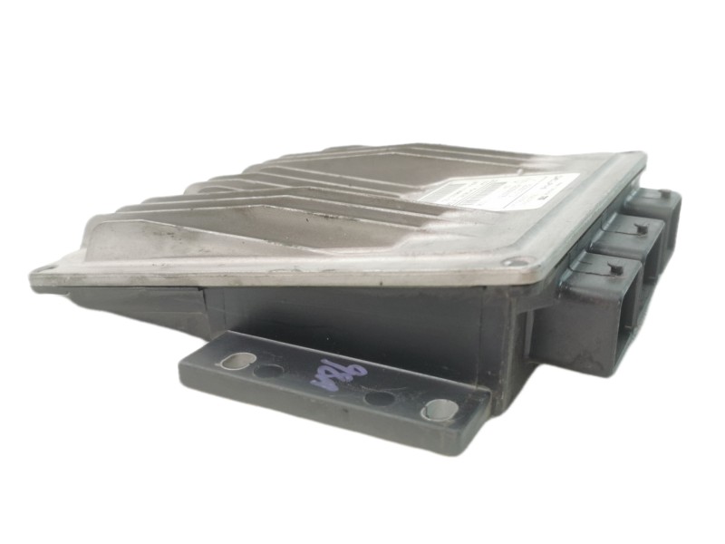 Recambio de centralita motor uce para dacia logan express ambiance referencia OEM IAM 8200513113  