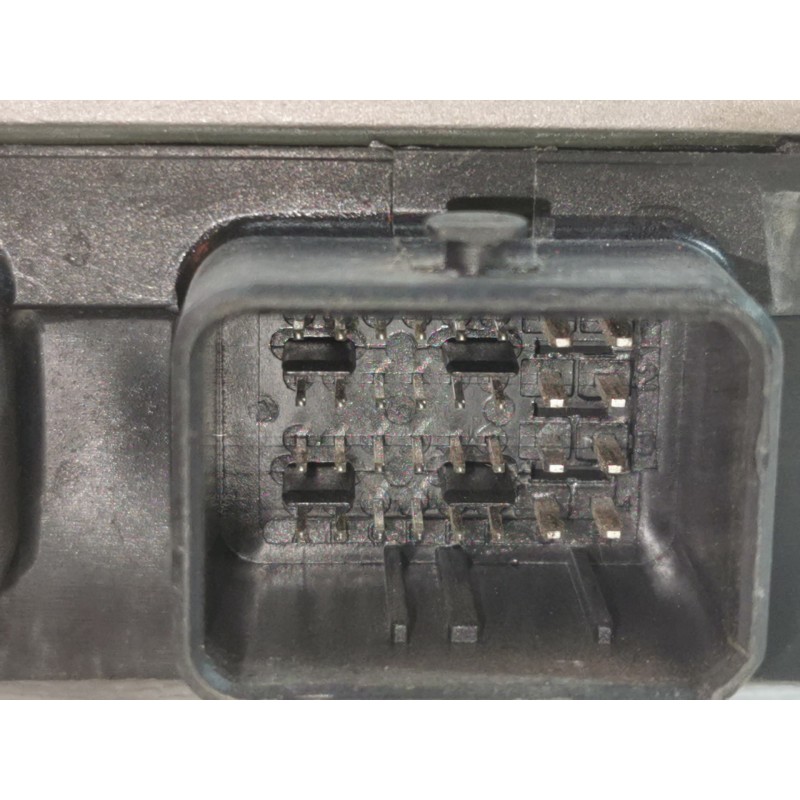 Recambio de centralita motor uce para dacia logan express ambiance referencia OEM IAM 8200513113  