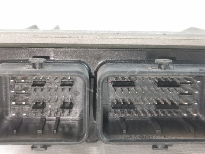 Recambio de centralita motor uce para dacia logan express ambiance referencia OEM IAM 8200513113  