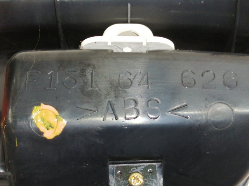 Recambio de cenicero para mazda rx-8 (se) básico (170kw) referencia OEM IAM F15164626  