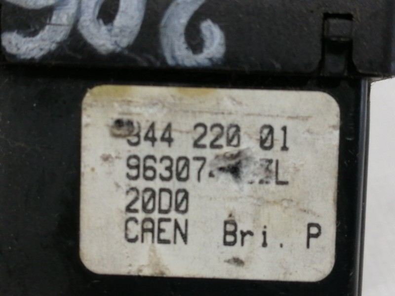 Recambio de mando luces para peugeot 206 berlina 1.9 diesel referencia OEM IAM 94422001  