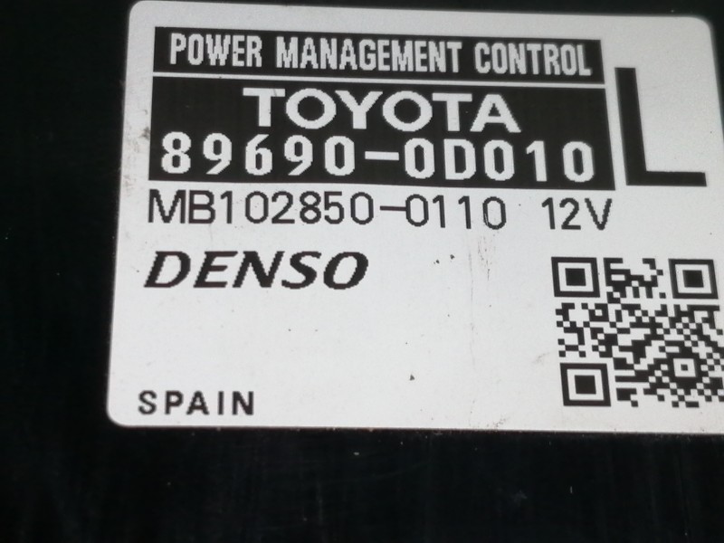 Recambio de centralita abs para toyota yaris 1.0 cat referencia OEM IAM 896900D010  