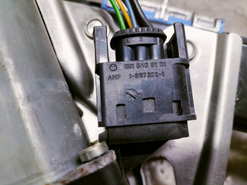 Recambio de elevalunas trasero izquierdo para mercedes-benz clase s (w220) berlina 55 amg (220.073) referencia OEM IAM A22073003