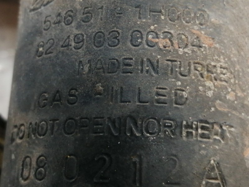 Recambio de amortiguador delantero izquierdo para kia cee´d emotion referencia OEM IAM 546501H000  