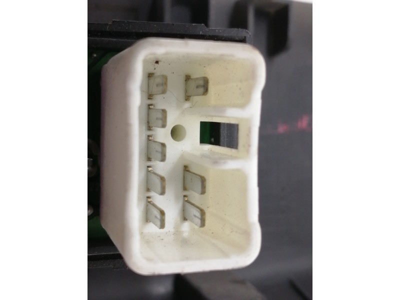 Recambio de mando elevalunas delantero derecho para kia cee´d emotion referencia OEM IAM 823611H300  