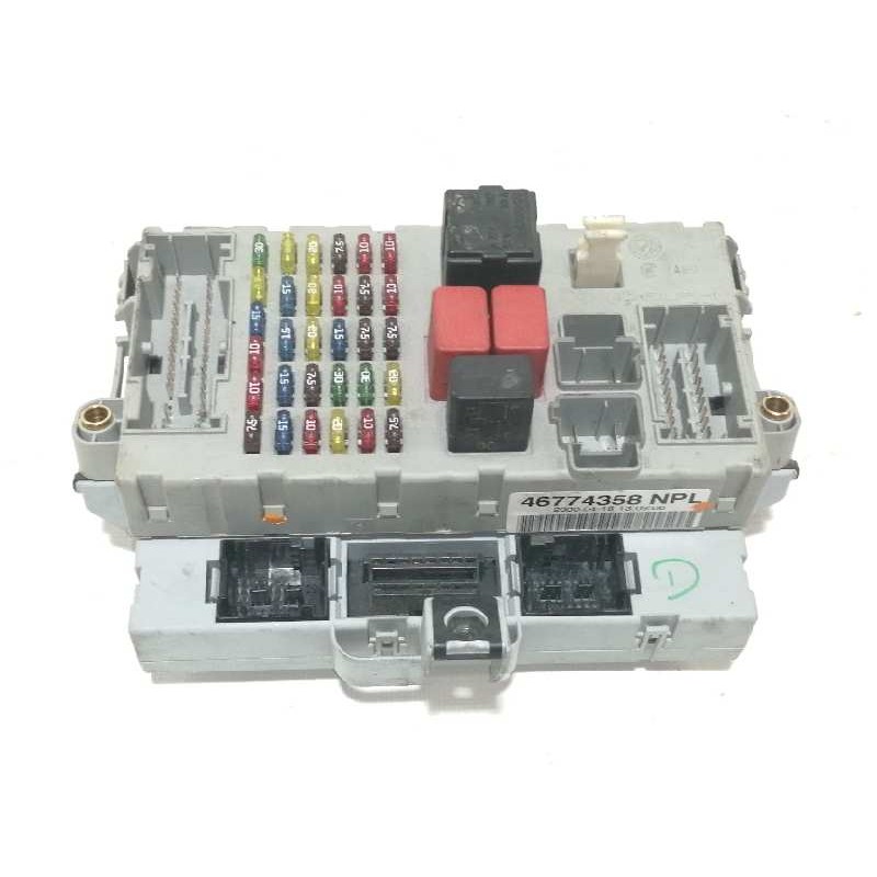 Recambio de caja reles / fusibles para fiat punto berlina (188) 1.2 16v elx referencia OEM IAM 46774358NPL  