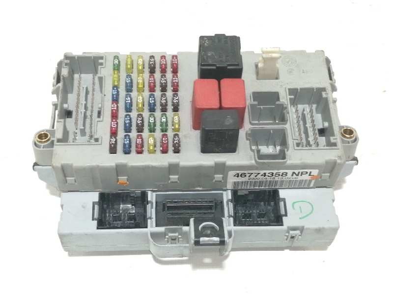 Recambio de caja reles / fusibles para fiat punto berlina (188) 1.2 16v elx referencia OEM IAM 46774358NPL  