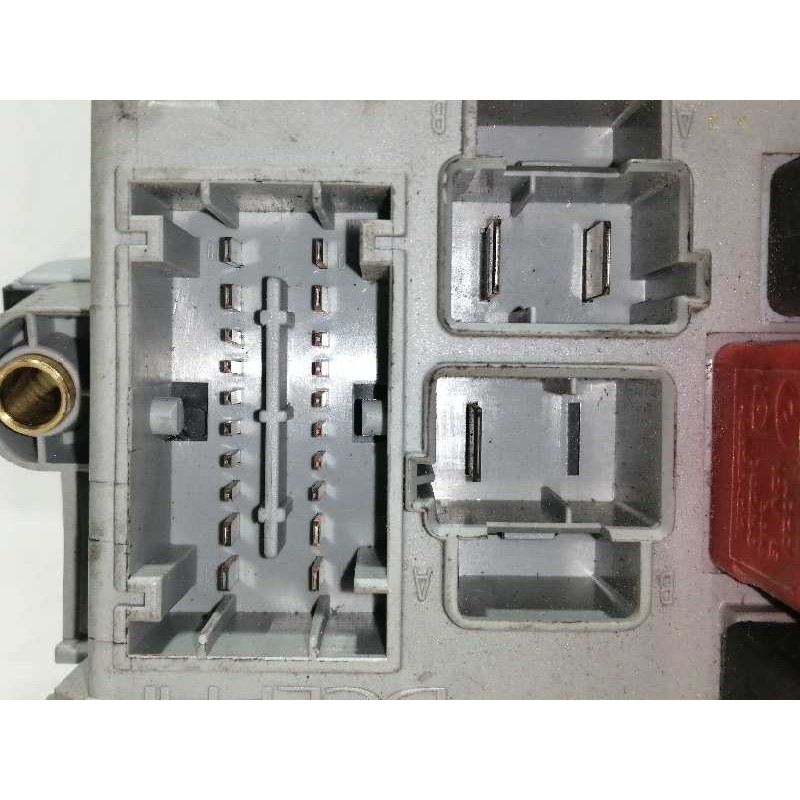 Recambio de caja reles / fusibles para fiat punto berlina (188) 1.2 16v elx referencia OEM IAM 46774358NPL  