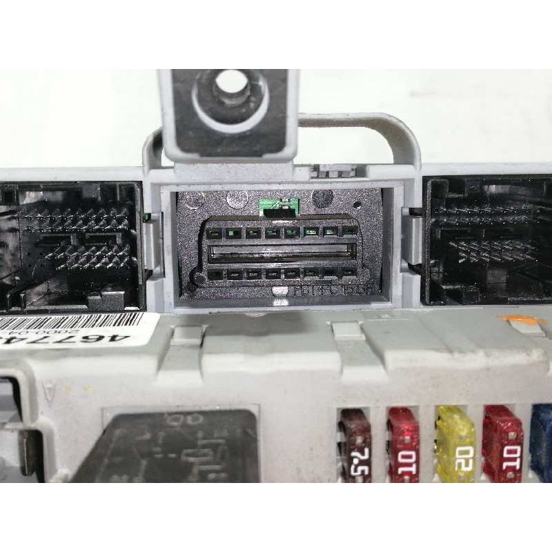 Recambio de caja reles / fusibles para fiat punto berlina (188) 1.2 16v elx referencia OEM IAM 46774358NPL  