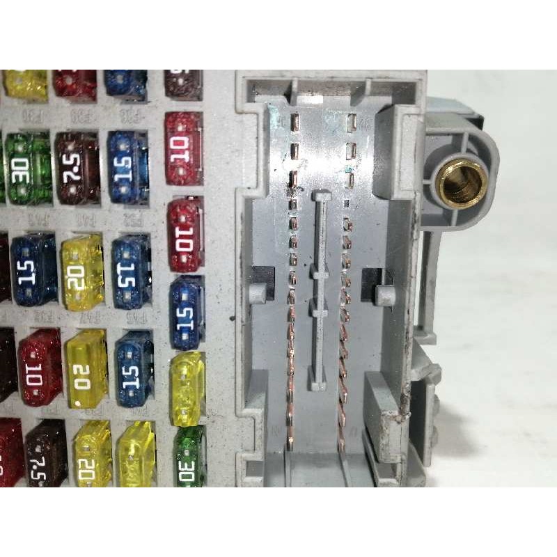 Recambio de caja reles / fusibles para fiat punto berlina (188) 1.2 16v elx referencia OEM IAM 46774358NPL  