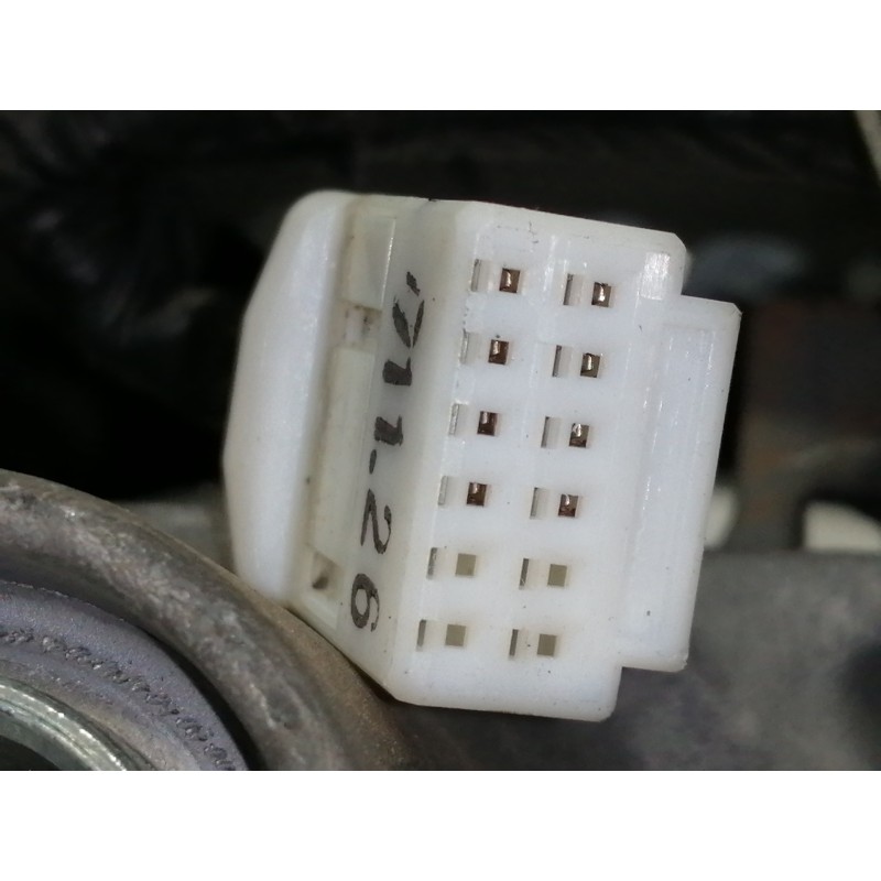 Recambio de volante para kia cee´d emotion referencia OEM IAM   