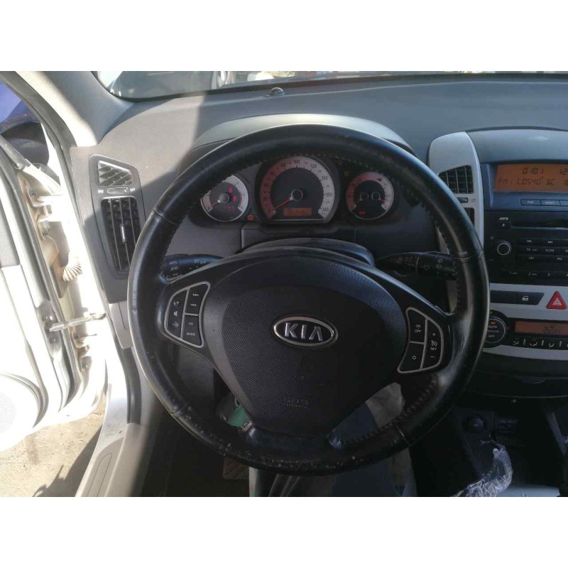 Recambio de volante para kia cee´d emotion referencia OEM IAM   