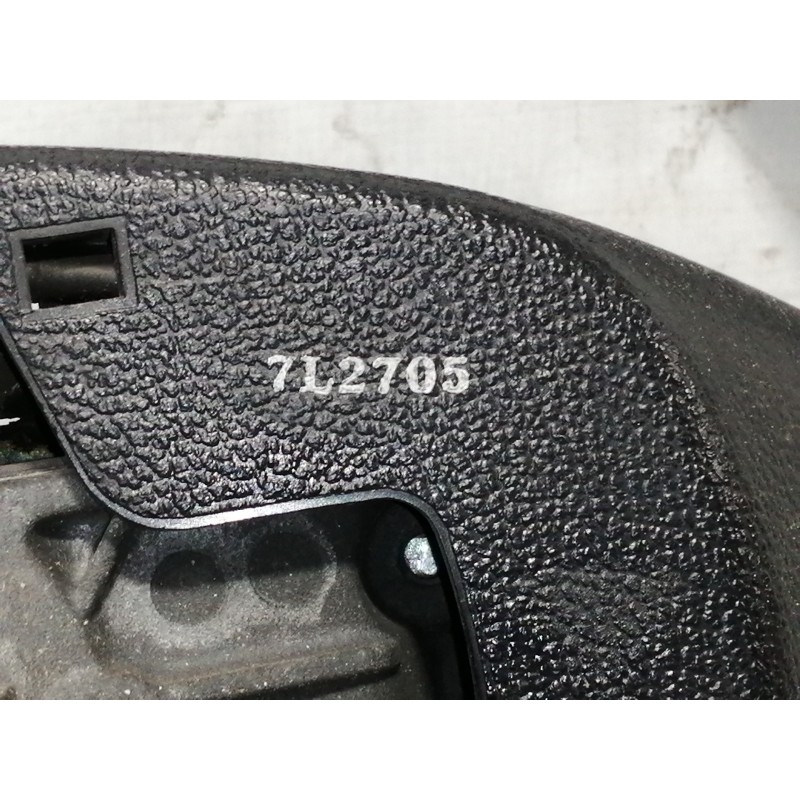 Recambio de volante para kia cee´d emotion referencia OEM IAM   