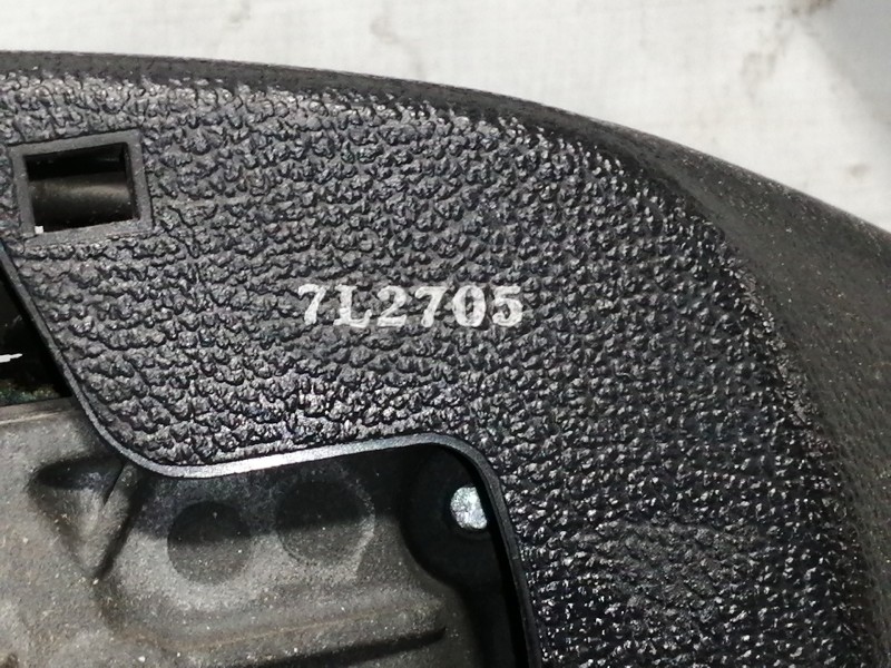 Recambio de volante para kia cee´d emotion referencia OEM IAM   