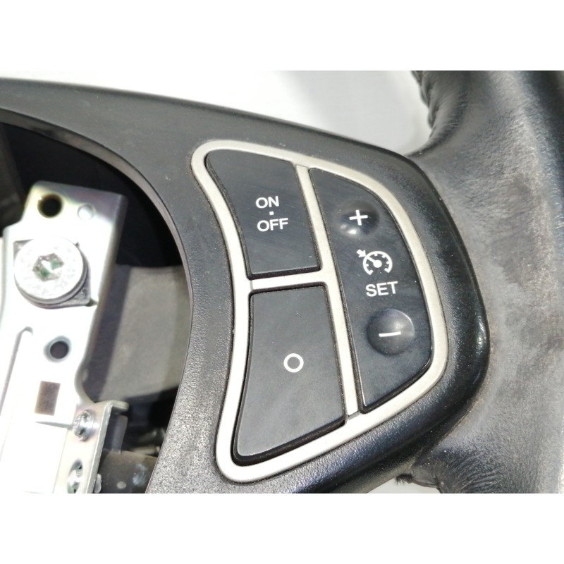 Recambio de volante para kia cee´d emotion referencia OEM IAM   