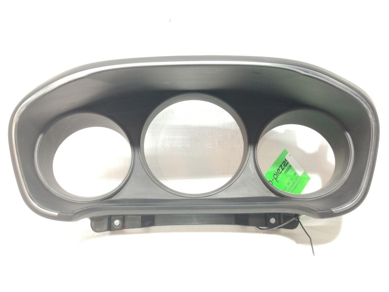 Recambio de moldura para renault megane iv berlina 5p experience referencia OEM IAM 682646951R  