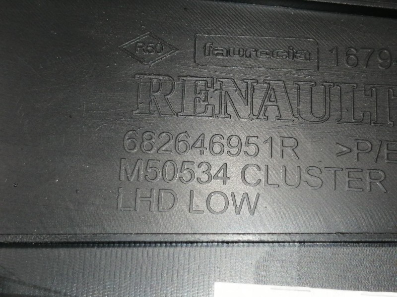 Recambio de moldura para renault megane iv berlina 5p experience referencia OEM IAM 682646951R  