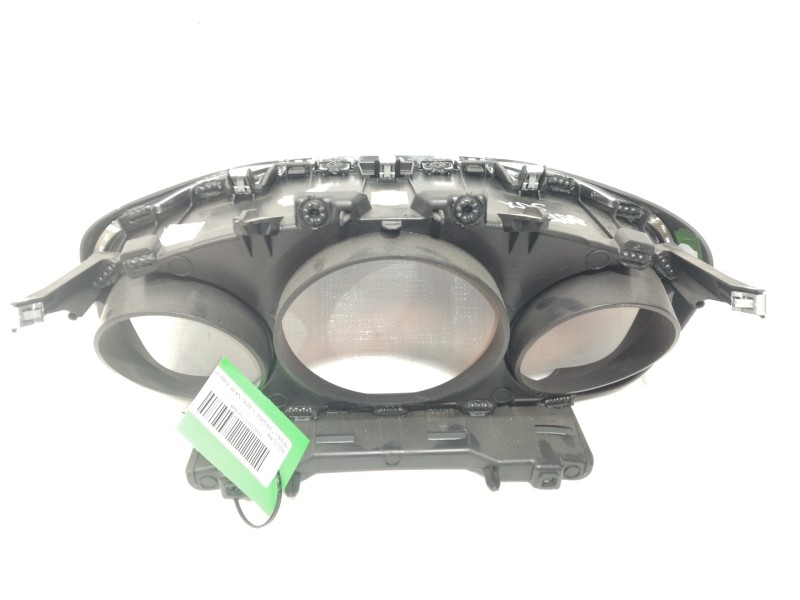 Recambio de moldura para renault megane iv berlina 5p experience referencia OEM IAM 682646951R  