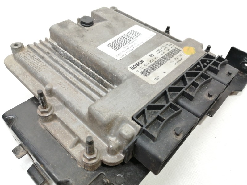 Recambio de centralita motor uce para renault kangoo profesional referencia OEM IAM 0281030899  