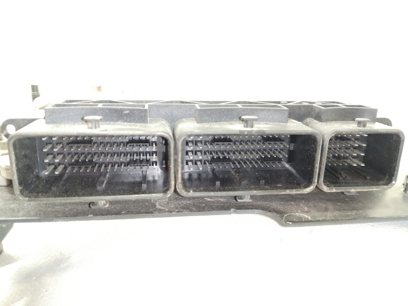 Recambio de centralita motor uce para renault kangoo profesional referencia OEM IAM 0281030899  