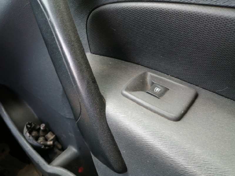 Recambio de mando elevalunas delantero derecho para renault kangoo profesional referencia OEM IAM   