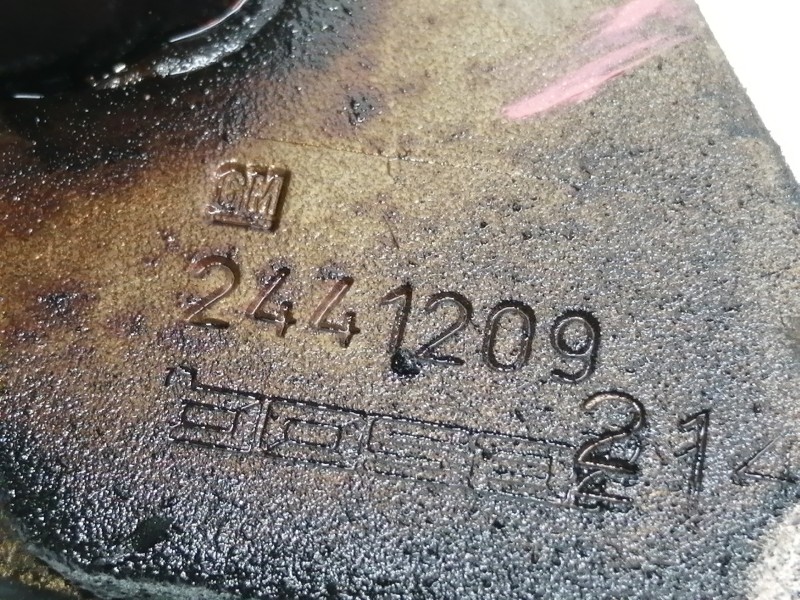 Recambio de colector escape para cadillac cts 3.2 elegance referencia OEM IAM 2441209  