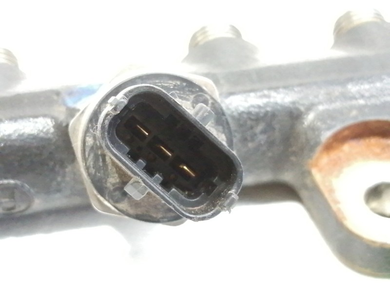 Recambio de rampa inyectora para renault kangoo profesional referencia OEM IAM 8200669695  