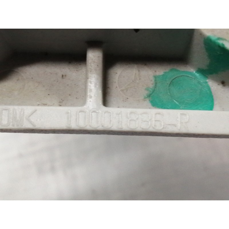 Recambio de parasol derecho para mercedes-benz clase m (w163) 270 cdi (163.113) referencia OEM IAM 10001836R  