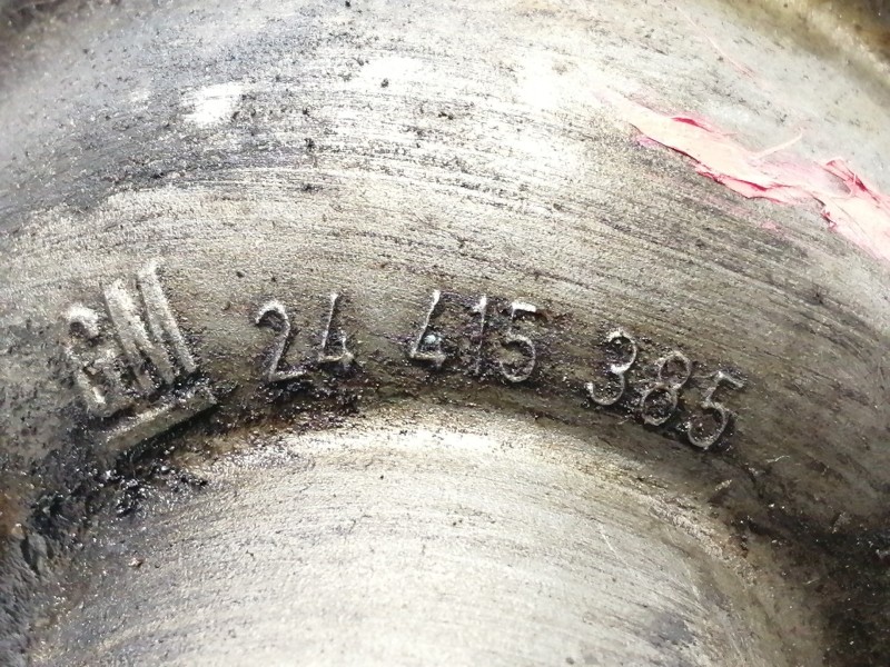 Recambio de soporte filtro aceite para cadillac cts 3.2 elegance referencia OEM IAM 24415385  