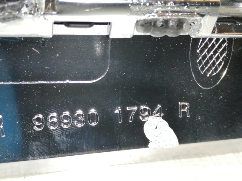 Recambio de moldura para renault megane iv berlina 5p limited referencia OEM IAM 969301794R  