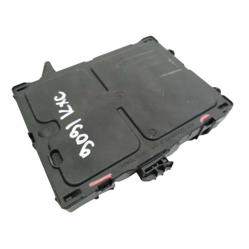 Recambio de caja reles / fusibles para renault megane iv berlina 5p limited referencia OEM IAM 284B10363R A2C32559700 