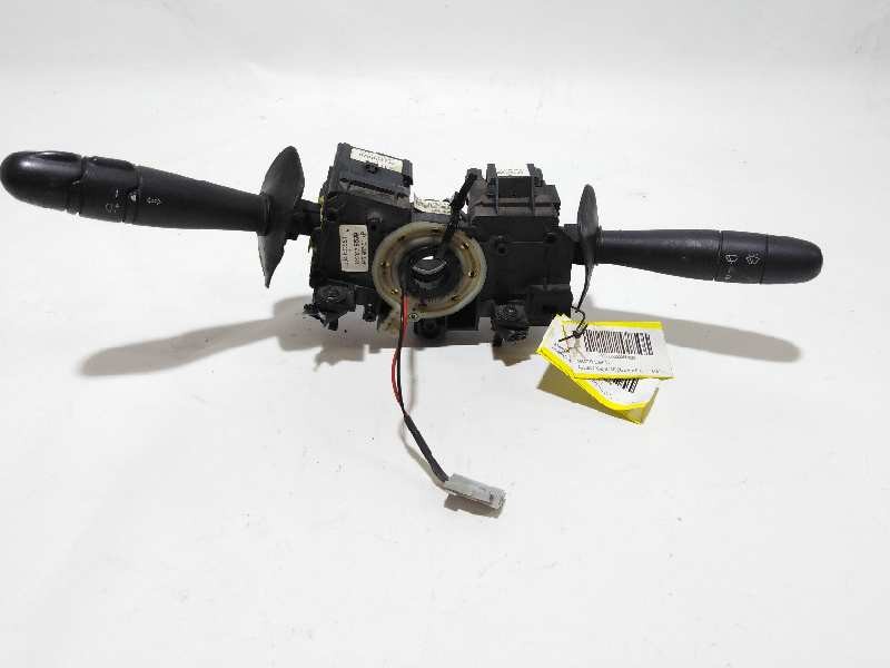 Recambio de mando intermitentes para nissan kubistar (x76) pro (l1) referencia OEM IAM 8200379529  