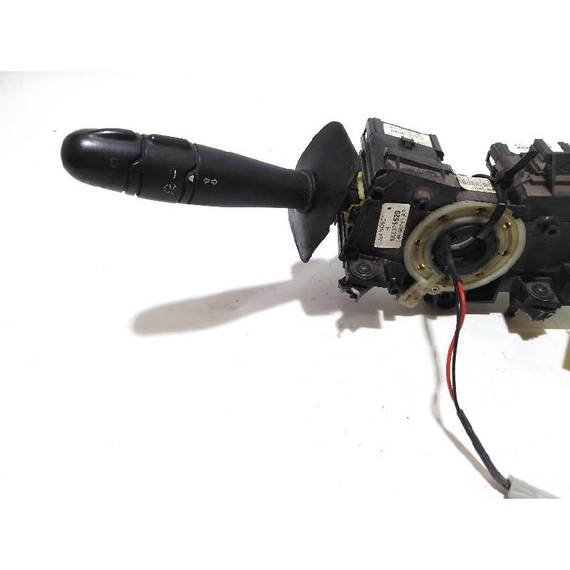Recambio de mando intermitentes para nissan kubistar (x76) pro (l1) referencia OEM IAM 8200379529  